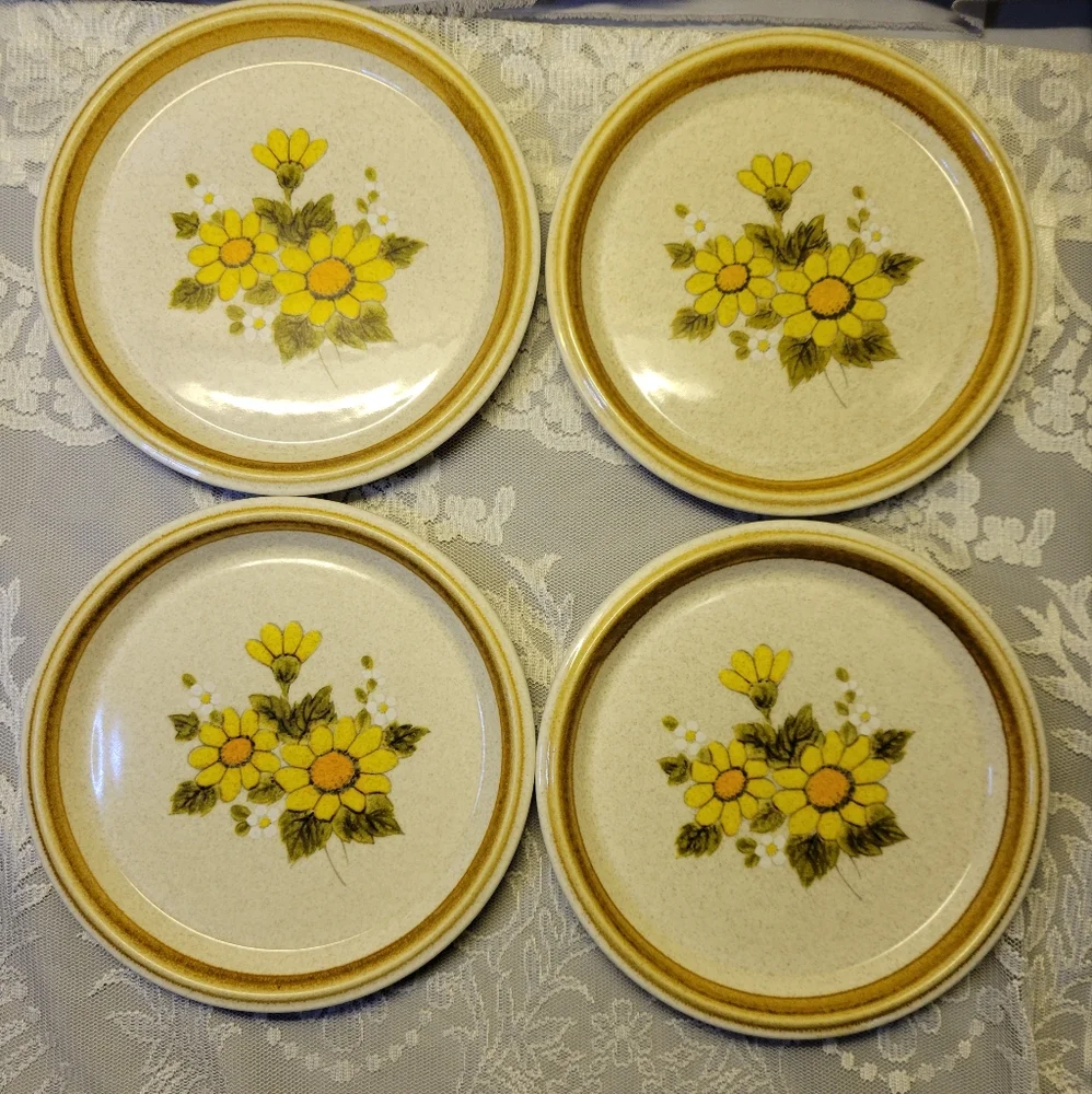 Vtg 4 Salad Dessert Plates Mikasa Stone Manor Melissa F5811 Flowers Leaves